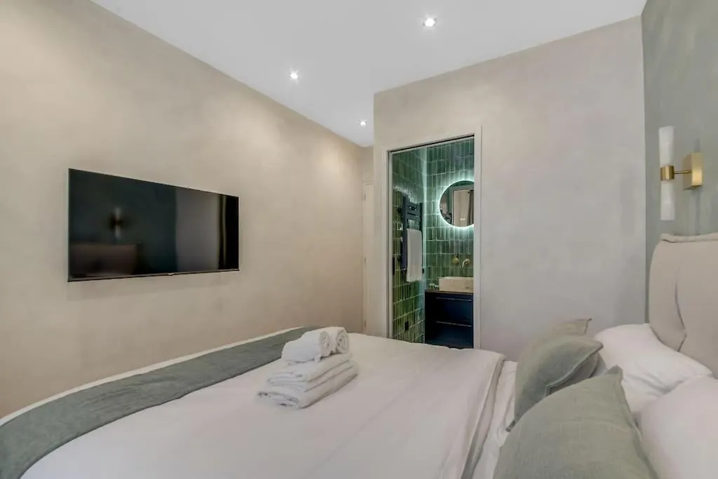 Luxueuse Maisonnette Au Coeur De Batignolles 17Eme Paris 0*,