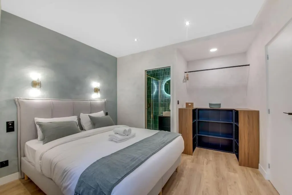 Luxueuse Maisonnette Au Coeur De Batignolles 17Eme Paris France